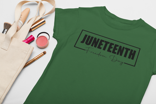 flat-lay-mockup-of-a-t-shirt-featuring-some-makeup-33947 (12)
