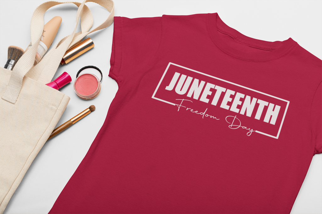 flat-lay-mockup-of-a-t-shirt-featuring-some-makeup-33947 (5)